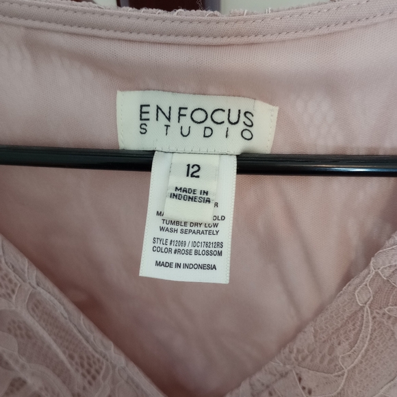 EnFocus Studio Lace Maxi Dress - Picture 3 of 3